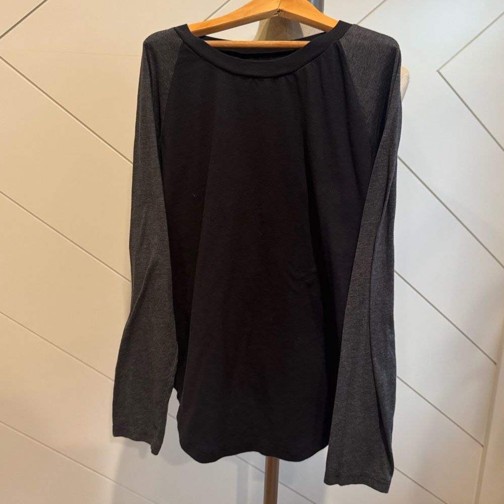 ⚡️Feather 4 Arrow Black and Gray Long Sleeve Shirt